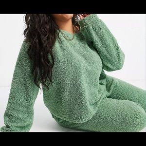 ASOS DESIGN Curve lounge teddy sweatshirt and sweatpants in green, size 24W